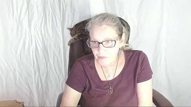 irinamaux online show from March 2, 8:48 am