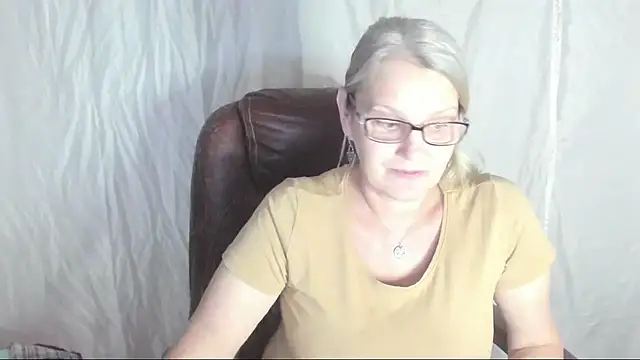 irinamaux online show from March 6, 7:47 am