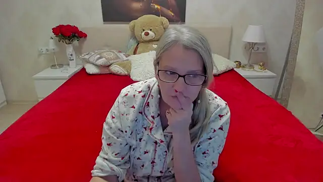 irinamaux online show from March 14, 7:26 am