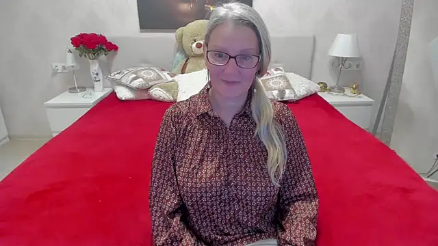 irinamaux online show from March 14, 10:29 am