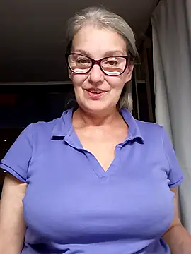 irinamaux online show from October 4, 8:07 pm