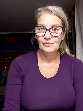 irinamaux online show from October 5, 8:12 am