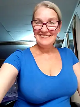 irinamaux online show from October 9, 4:16 pm