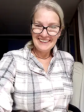 irinamaux online show from October 25, 4:31 am