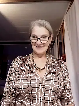 irinamaux online show from November 7, 6:57 am