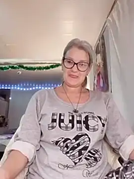 irinamaux online show from November 25, 7:47 pm