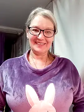 irinamaux online show from February 3, 4:43 am