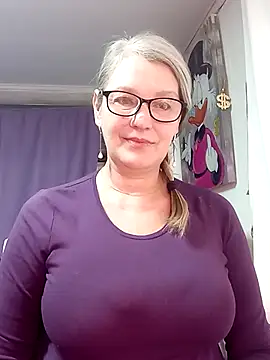 irinamaux online show from February 28, 5:41 am