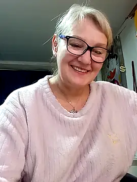 irinamaux online show from April 14, 1:55 am