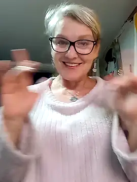 irinamaux online show from April 17, 2:09 pm