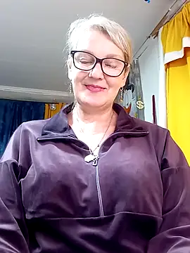 irinamaux online show from April 18, 7:58 pm