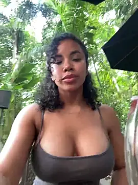 Snapshot of Brunettexio chatting on December 22, 8:58 pm Brunettexio online show from December 22, 8:58 pm