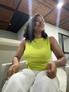 Snapshot of Brunettexio chatting on December 23, 11:06 pm Brunettexio online show from December 23, 11:06 pm