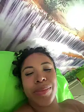 Snapshot of Brunettexio chatting on February 14, 7:54 pm Brunettexio online show from February 14, 7:54 pm