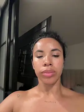 Snapshot of Brunettexio chatting on March 6, 11:09 pm Brunettexio online show from March 6, 11:09 pm