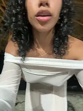 Snapshot of Brunettexio chatting on March 21, 1:13 am Brunettexio online show from March 21, 1:13 am