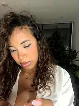 Brunettexio online show from November 29, 1:41 am