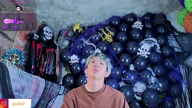 Levii Ackermann online show from October 17, 2:30 pm