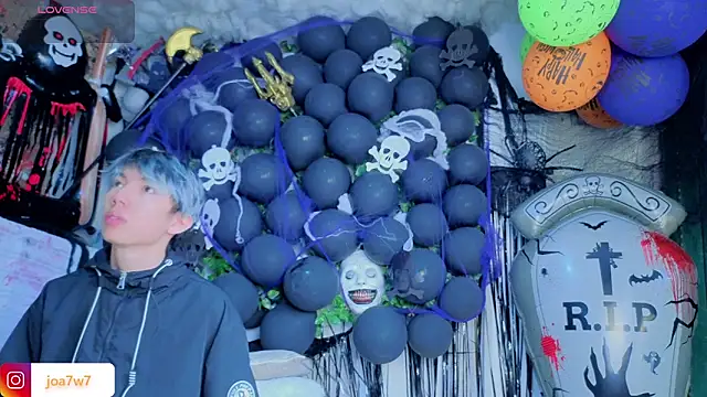 Levii Ackermann online show from October 28, 2:09 pm