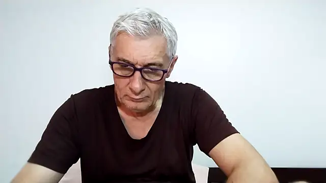 BIGUNCUTHARDCOCK online show from April 4, 1:37 am