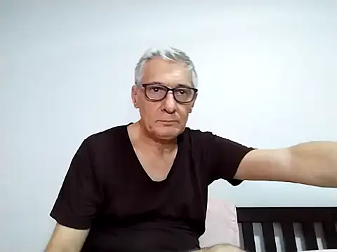 BIGUNCUTHARDCOCK online show from April 8, 2:55 am