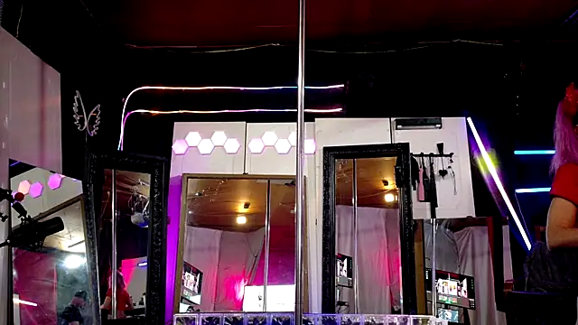 Snapshot of MadisonMarie chatting on October 26, 6:30 am MadisonMarie online show from October 26, 6:30 am