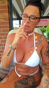 Misses-Cougar online show from July 17, 8:10 am