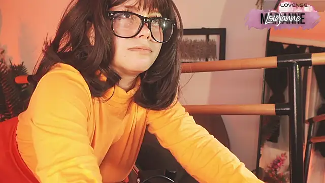 loIijanne online show from December 4, 2:31 am