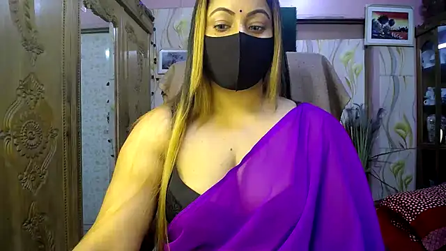 Snapshot of SohanaSabaSexy chatting on September 20, 1:28 am SohanaSabaSexy online show from September 20, 1:28 am