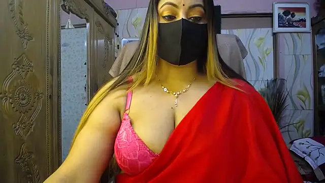 Snapshot of SohanaSabaSexy chatting on January 31, 7:11 pm SohanaSabaSexy online show from January 31, 7:11 pm