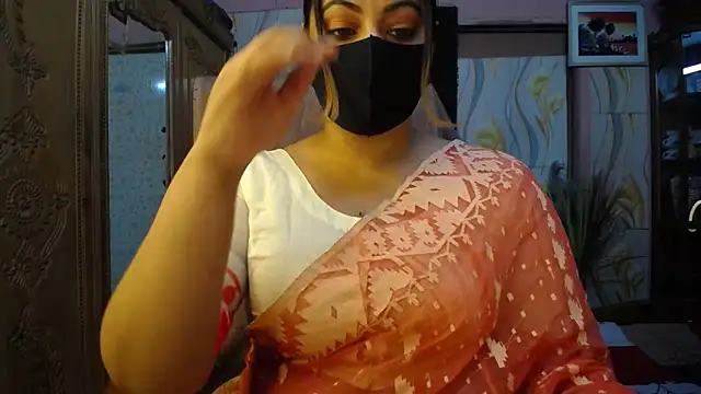 Snapshot of SohanaSabaSexy chatting on March 5, 4:47 pm SohanaSabaSexy online show from March 5, 4:47 pm