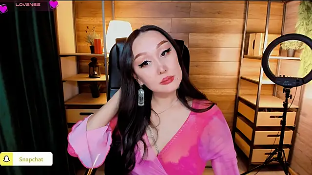 Snapshot of Julianna_Jami chatting on January 10, 5:56 pm Julianna Jami online show from January 10, 5:56 pm