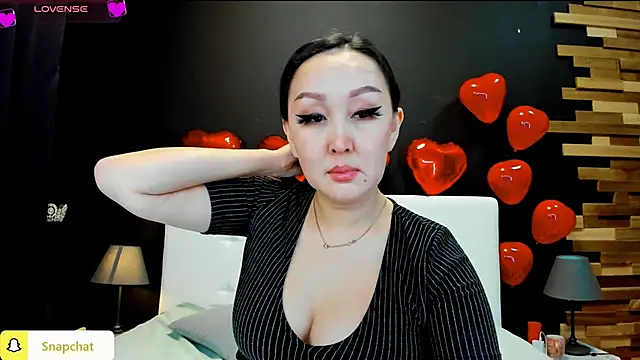 Snapshot of Julianna_Jami chatting on February 23, 11:11 am Julianna Jami online show from February 23, 11:11 am