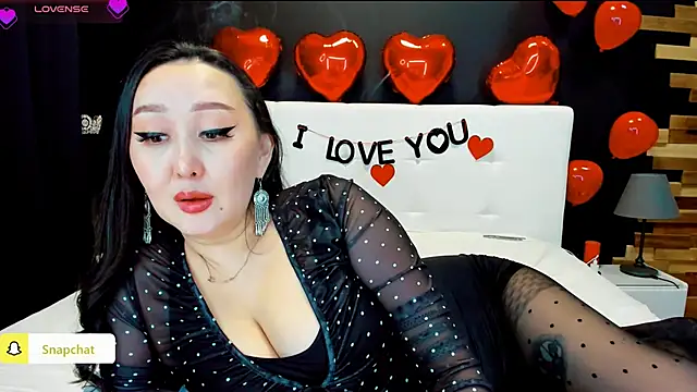 Snapshot of Julianna_Jami chatting on March 12, 2:34 pm Julianna Jami online show from March 12, 2:34 pm