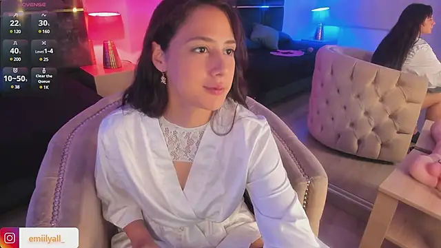 Snapshot of EmilyAllen_ chatting on March 2, 6:05 am EmilyAllen online show from March 2, 6:05 am