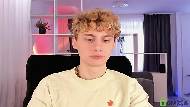 Snapshot of sunnyburn_boy chatting on February 20, 5:55 am sunnyburn boy online show from February 20, 5:55 am