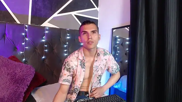  Tattoo Couple online show from January 13, 9:31 pm