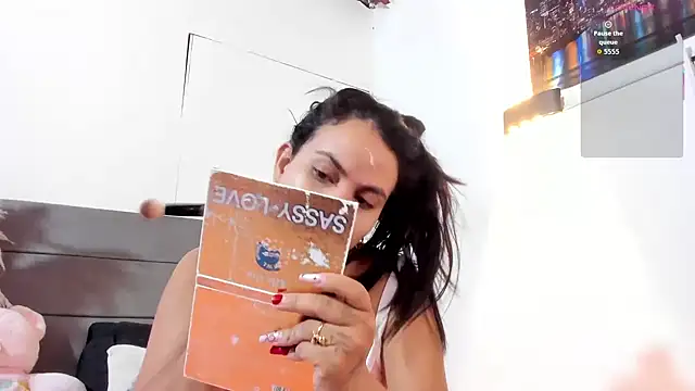 Julieta Coopeer  online show from March 31, 10:37 am