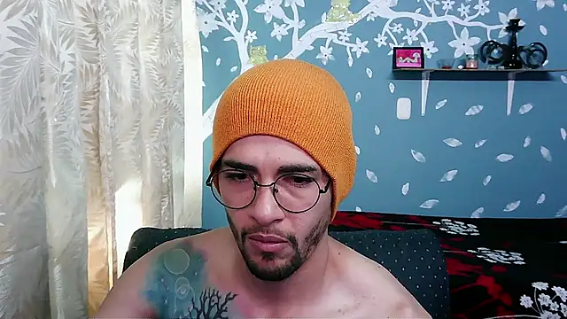 Snapshot of ponzothc chatting on September 24, 6:33 pm ponzothc online show from September 24, 6:33 pm