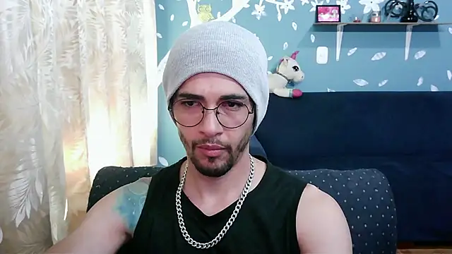 Snapshot of ponzothc chatting on October 3, 7:33 pm ponzothc online show from October 3, 7:33 pm