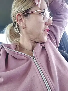 blondyruby online show from April 20, 12:19 pm