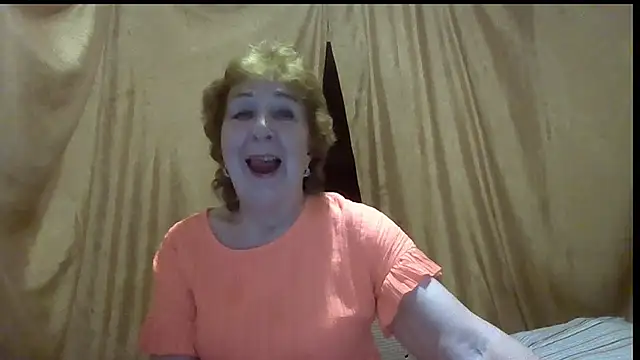 Snapshot of _Estelitta_5 chatting on June 17, 5:25 pm Estelitta 5 online show from June 17, 5:25 pm