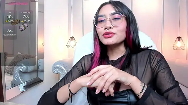 Snapshot of AzuraKindong chatting on January 10, 1:32 am AzuraKindong online show from January 10, 1:32 am