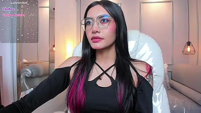 Snapshot of AzuraKindong chatting on October 22, 7:24 pm AzuraKindong online show from October 22, 7:24 pm