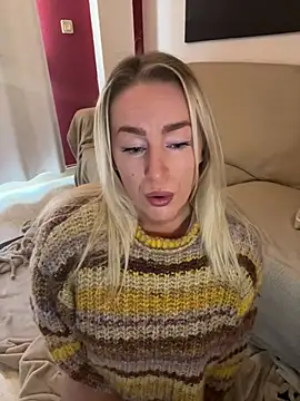 Snapshot of ChristyAdair chatting on December 10, 3:22 pm ChristyAdair online show from December 10, 3:22 pm