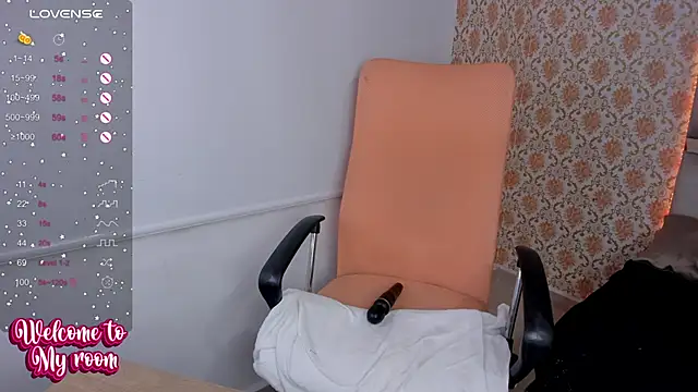 Snapshot of pervert_milf04 chatting on March 13, 1:21 am pervert milf04 online show from March 13, 1:21 am