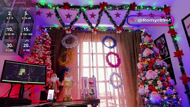 Snapshot of Romynahotx chatting on December 10, 7:54 pm Romynahotx online show from December 10, 7:54 pm