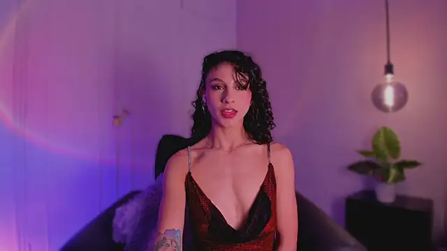 Snapshot of MiissCharlotte chatting on October 26, 5:35 am MiissCharlotte online show from October 26, 5:35 am