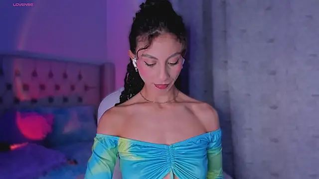 Snapshot of MiissCharlotte chatting on October 30, 1:07 am MiissCharlotte online show from October 30, 1:07 am