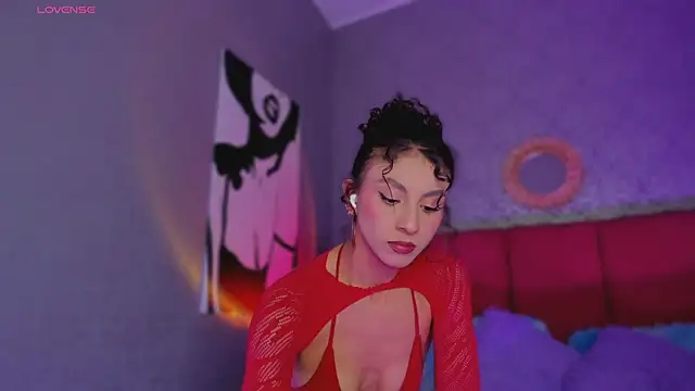 Snapshot of MiissCharlotte chatting on November 13, 3:27 am MiissCharlotte online show from November 13, 3:27 am